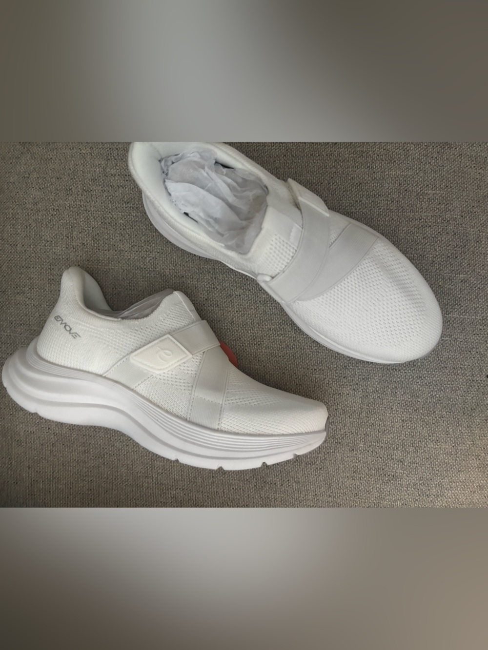 Easy Spirit Women's EASYGO Knit Lightweig white sneakers NEW IN BOX